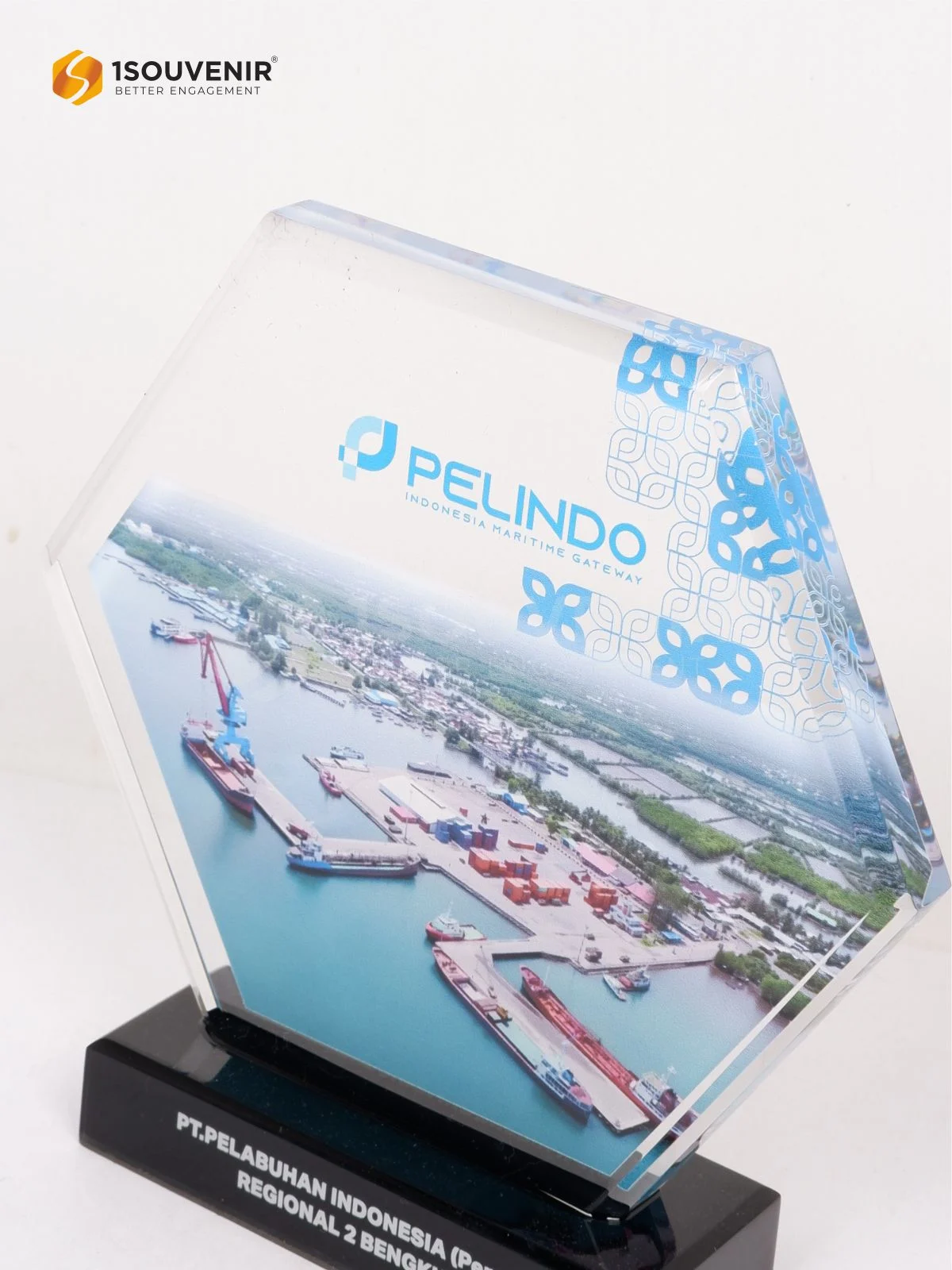 Plakat Akrilik Kenang-kenangan dari PT Pelabuhan Indonesia Regional 2 Bengkulu - Image 2