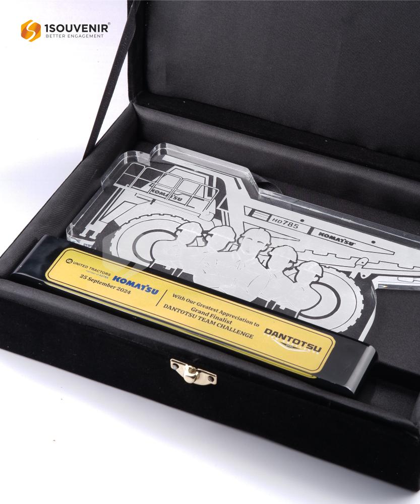 Plakat Akrilik Grafir Truck Dump Komatsu PT United Tractors - Image 3