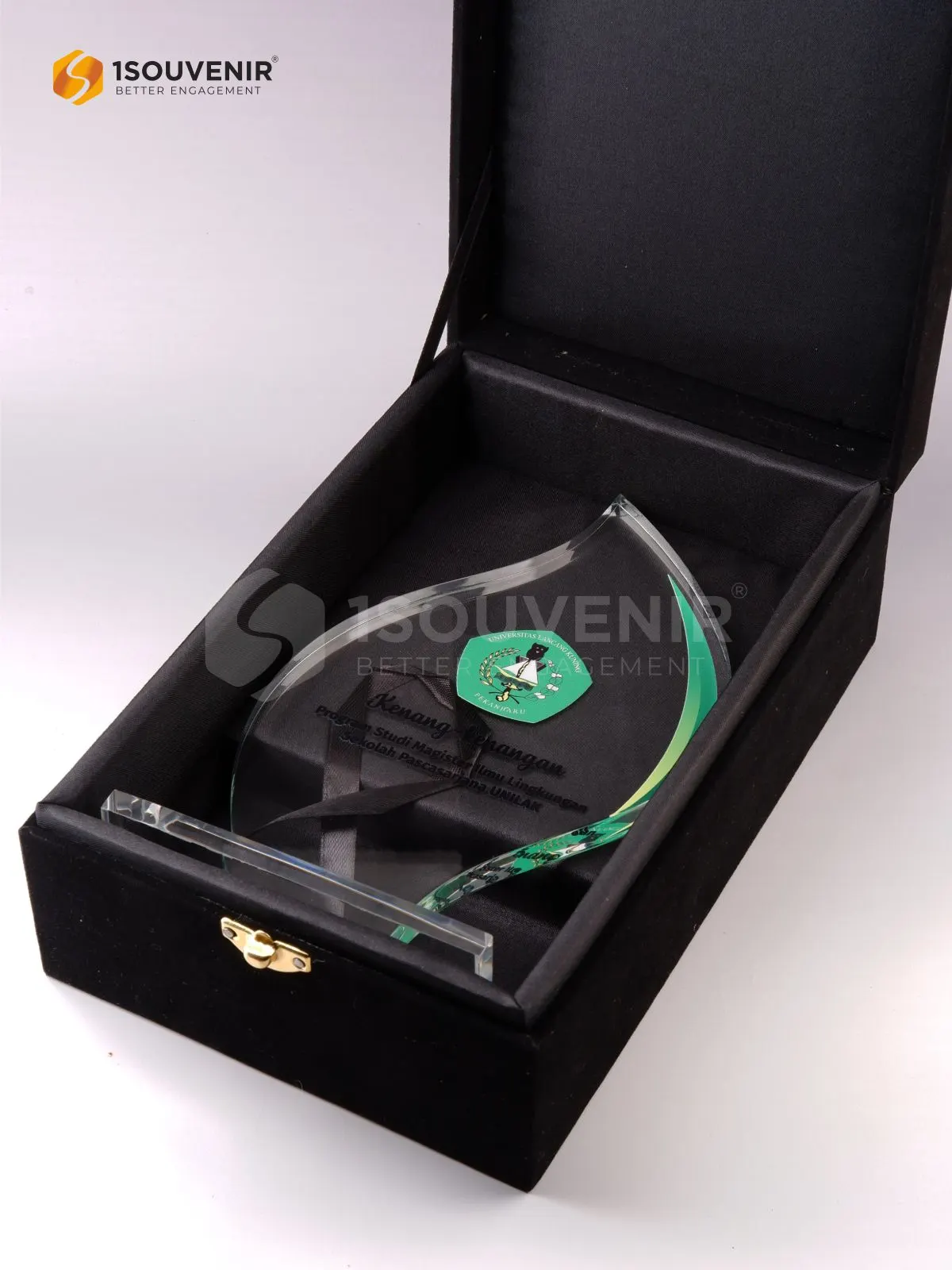 Plakat Akrilik Kenang-kenangan Program Studi Magister Ilmu Lingkungan Sekolah Pascasarjana UNILAK - Image 3