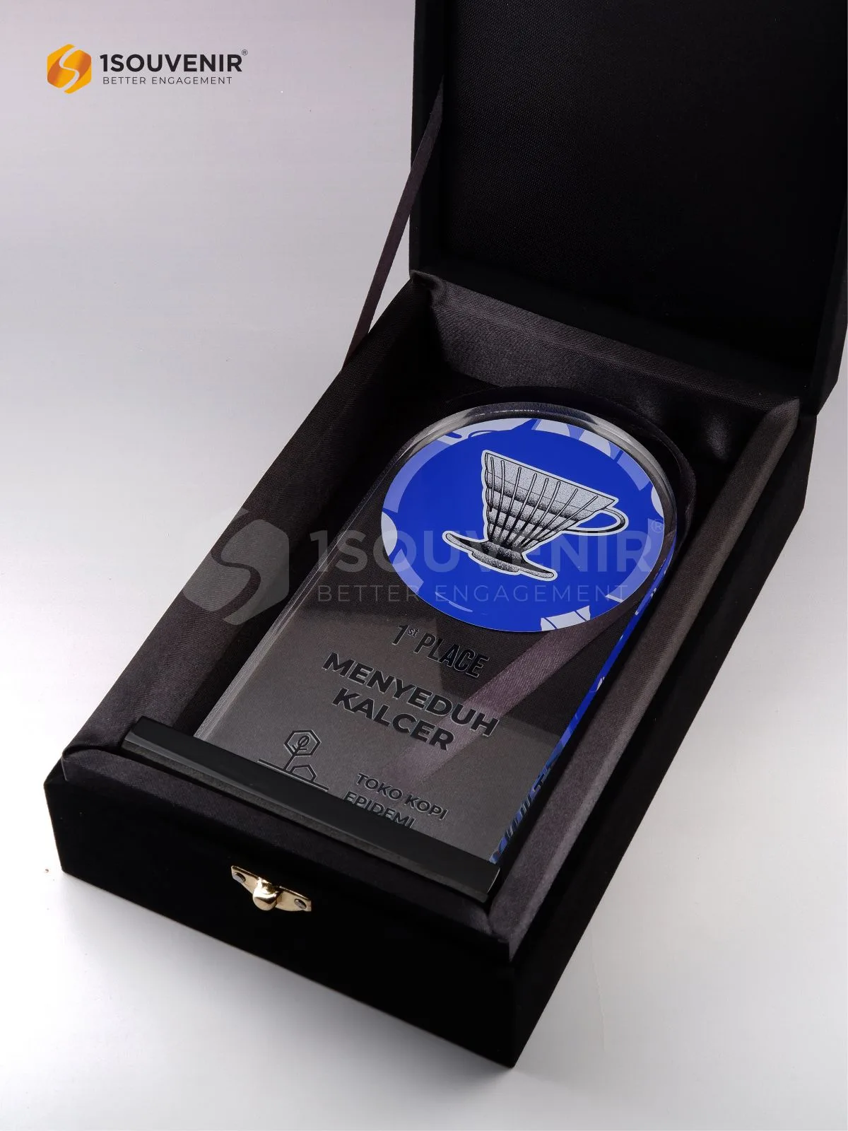 Plakat Akrilik Penghargaan 1st Place Kompetisi Menyeduh Kalcer dari Toko Kopi Epidemi - Image 3