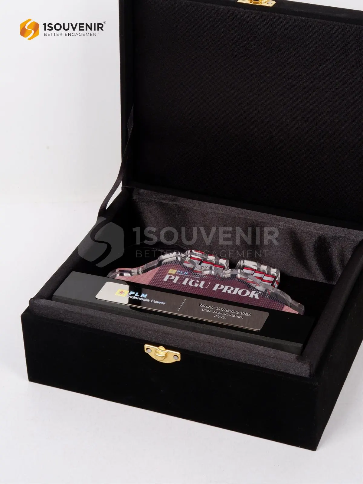 Plakat Akrilik Penghargaan Vendor Gathering 2025 User Terbaik Kedua Kimia dari PLN Indonesia Power - Image 3