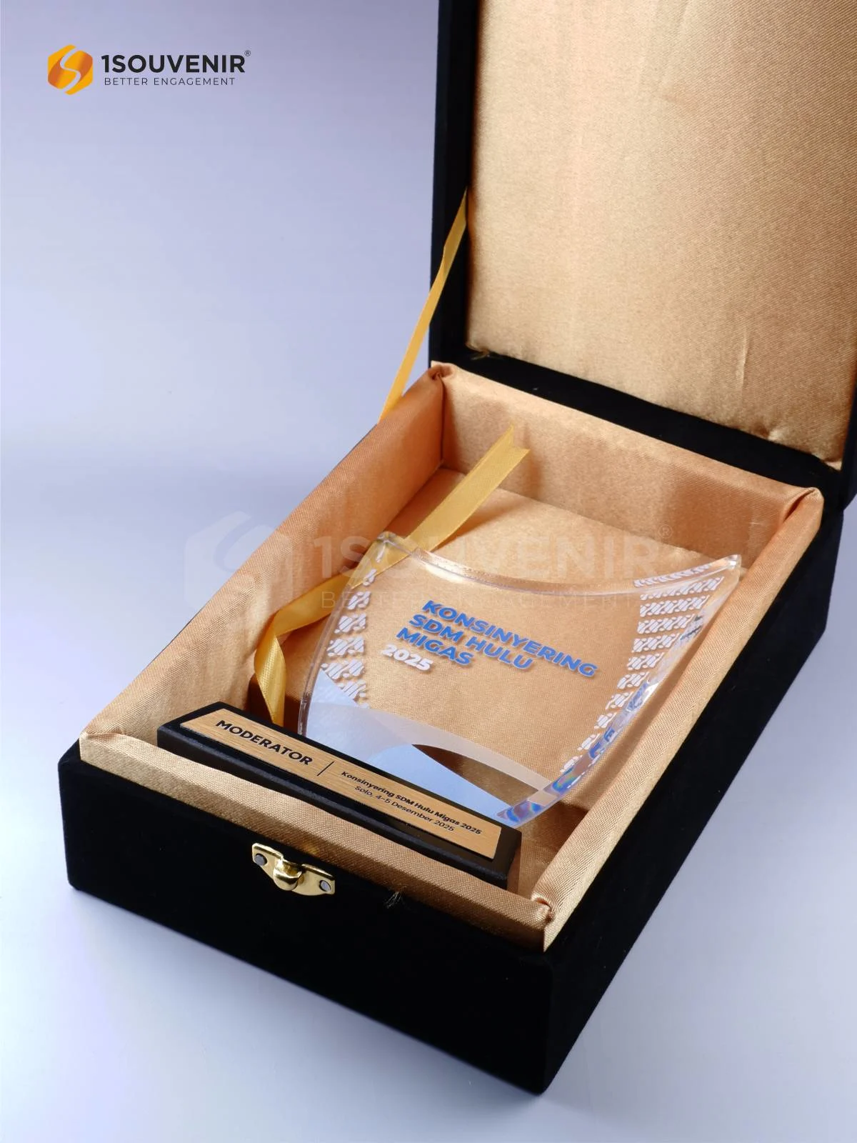 Plakat Akrilik Apresiasi untuk Moderator dalam Konsinyering SDM Hulu Migas 2025 - Image 3