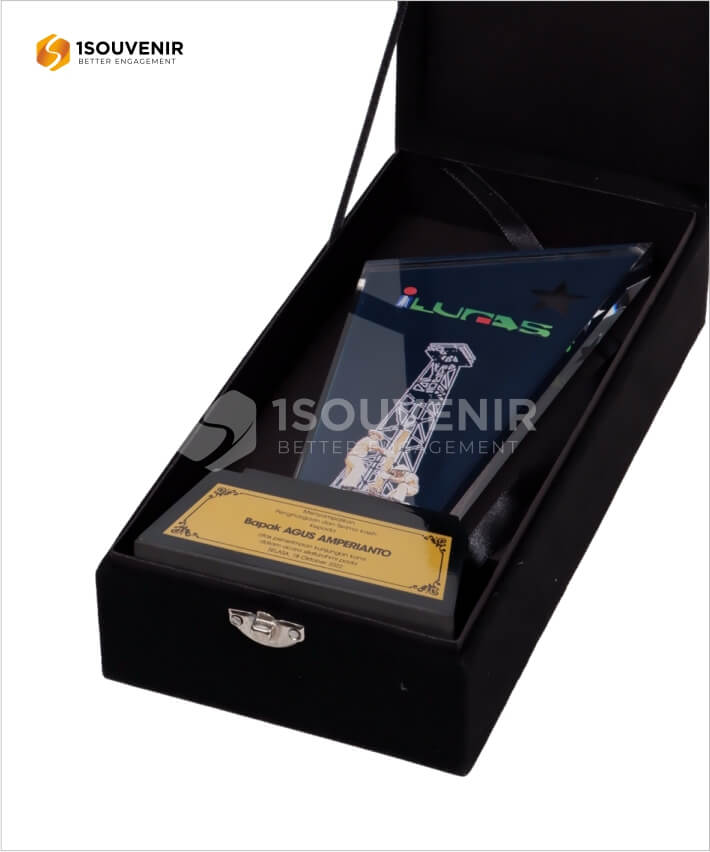 Plakat Akrilik Penghargaan Ilugas - Image 3