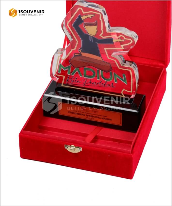 Plakat Akrilik Pengukuhan TPAKD Kota Madiun - Image 3