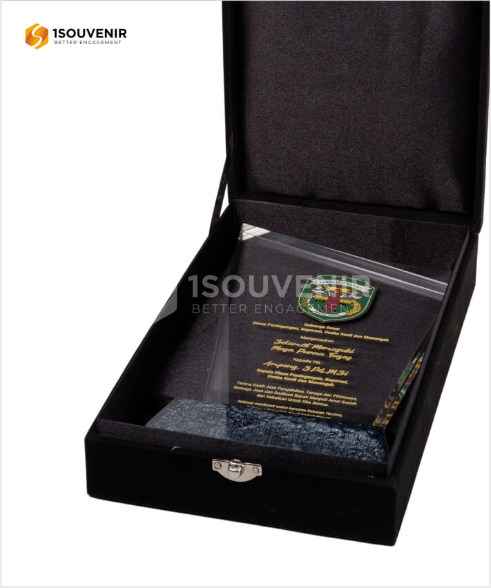 Plakat Akrilik Dinas Perdagangan Koperasi Usaha Kecil dan Menengah - Image 3