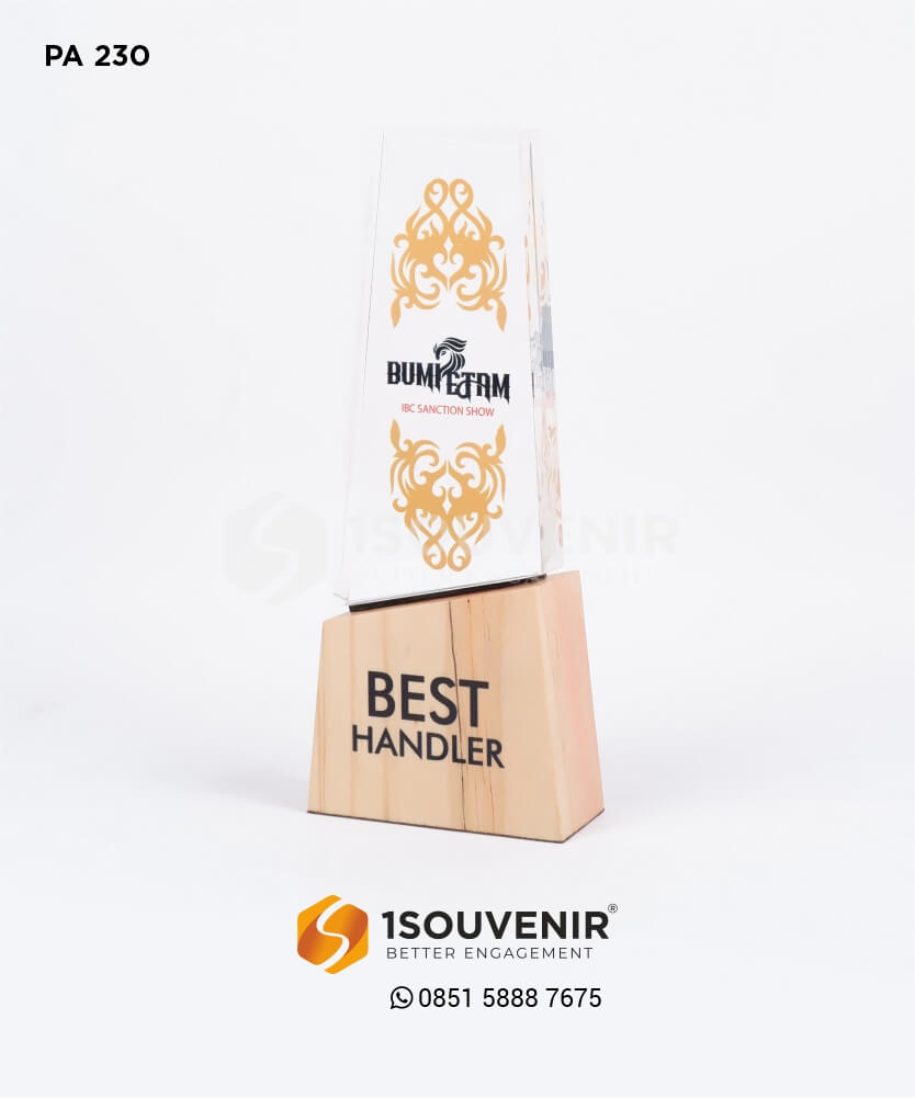 Plakat Akrilik Penghargaan Best Handler IBC Sunction Show