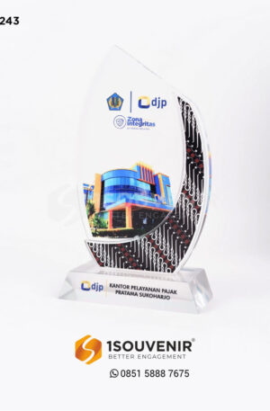 Plakat Akrilik DJP Kantor Pelayanan Pajak Pratama Sukoharjo