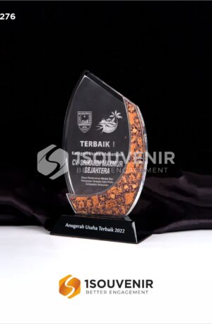 Plakat Akrilik Anugerah Usaha Terbaik 2022