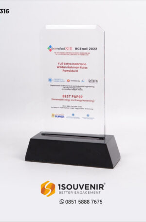 Plakat Akrilik Best Paper Fakultas Teknik UGM