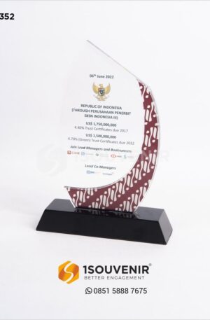 Plakat Akrilik Perusahaan Penerbit SBSN Indonesia III