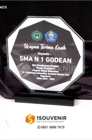 Plakat Akrilik Program Skripsi Kebidanan Universitas Achmad Yani