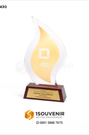 Plakat Akrilik Pembayar Pajak Terbesar