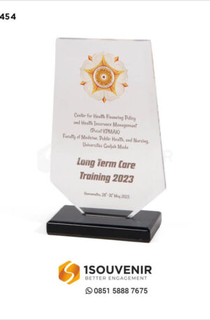 Plakat Akrilik Long Term Care Training 2023