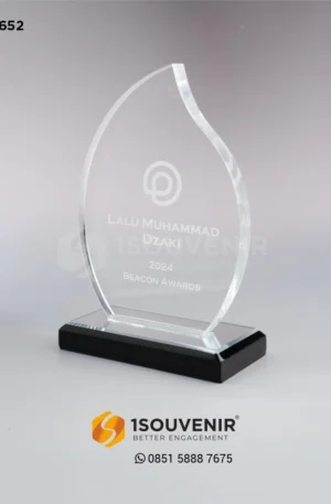 Plakat Akrilik Penghargaan Beacon Award 2024