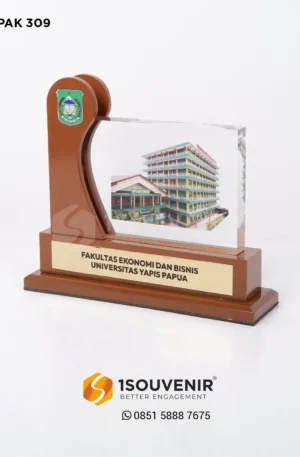 Plakat Akrilik Kenang-kenangan dari Fakultas Ekonomi dan Bisnis Universitas Yapis Papua