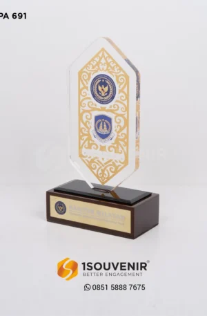 Plakat Akrilik Kenang-kenangan dari Direktorat Jenderal Imigrasi Kantor Wilayah Kalimantan Barat