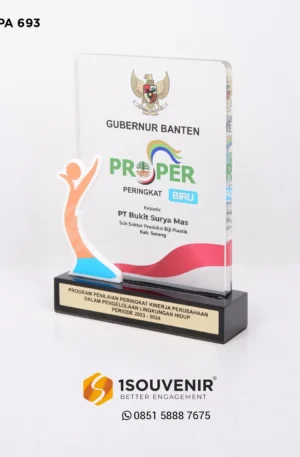 Plakat Akrilik Penghargaan PROPER Peringkat Biru dari Gubernur Banten untuk PT Bukit Surya Mas