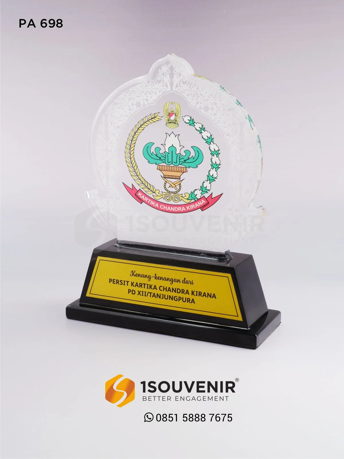 Plakat Akrilik Kenang-kenangan dari Persit Kartika Chandra Kirana PD XII/Tanjungpura