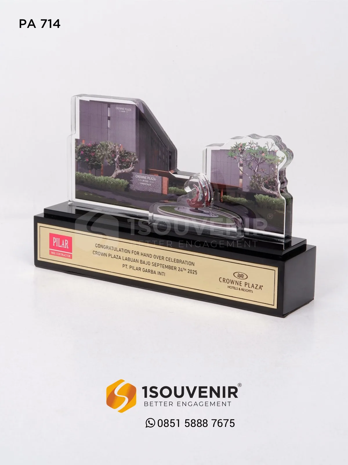 Plakat Akrilik Kenang-kenangan Hand Over Celebration Crown Plaza dari PT Pilar Garba Inti