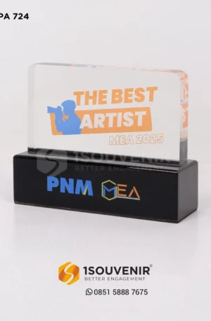 Plakat Akrilik The Best Artist MEA 2025 Penghargaan dari PNM MEA