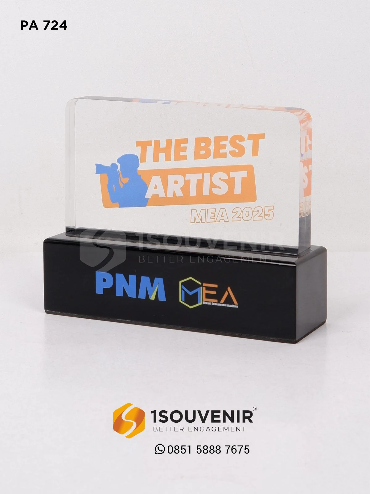 Plakat Akrilik The Best Artist MEA 2025 Penghargaan dari PNM MEA