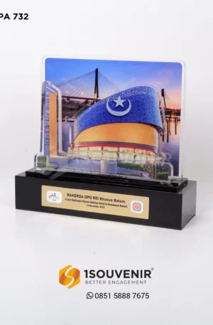 Plakat Akrilik Kenang-kenangan Rakerda DPD REI Khusus Batam