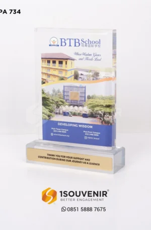 Plakat Akrilik Developing Wisdom BTB School sebagai Ucapan Terima Kasih