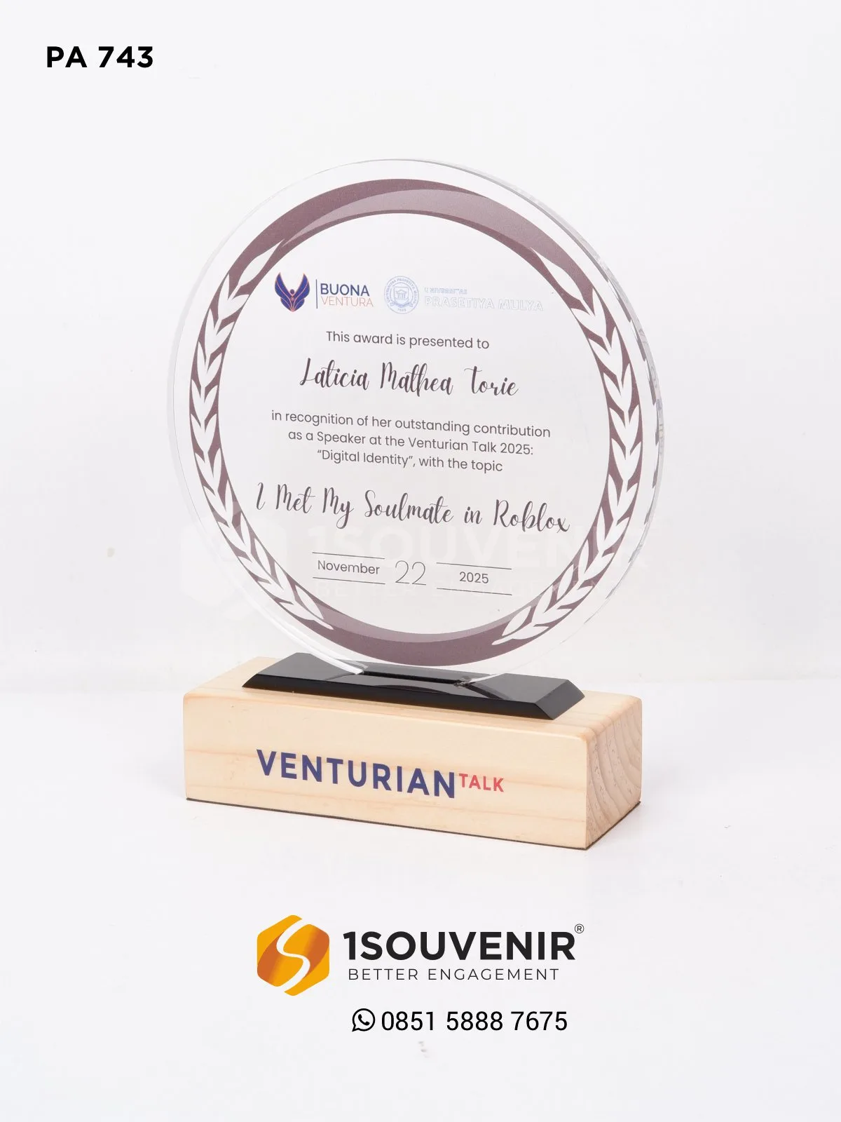 Plakat Akrilik Venturian Talk 2025: Digital Identity Apresiasi untuk Pembicara