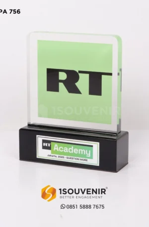 Plakat Akrilik Apresiasi dan Kenang-Kenangan RT Academy