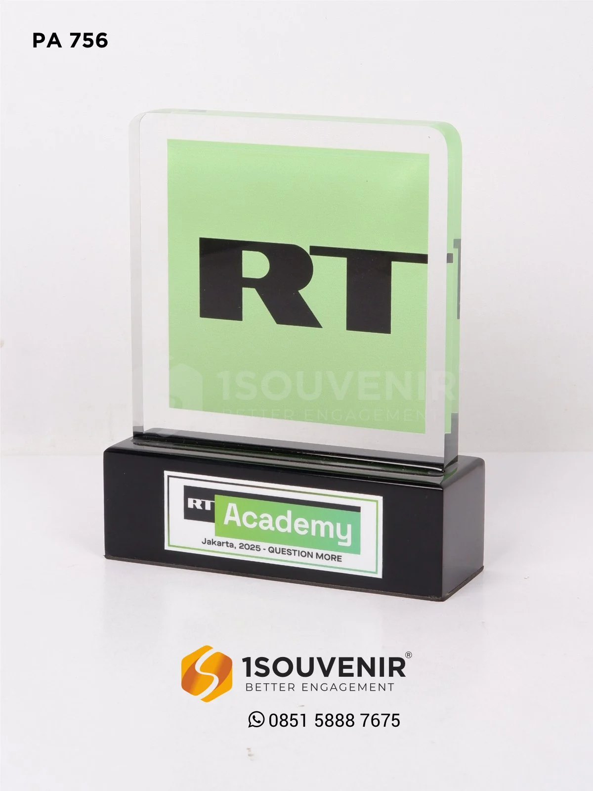 Plakat Akrilik Apresiasi dan Kenang-Kenangan RT Academy