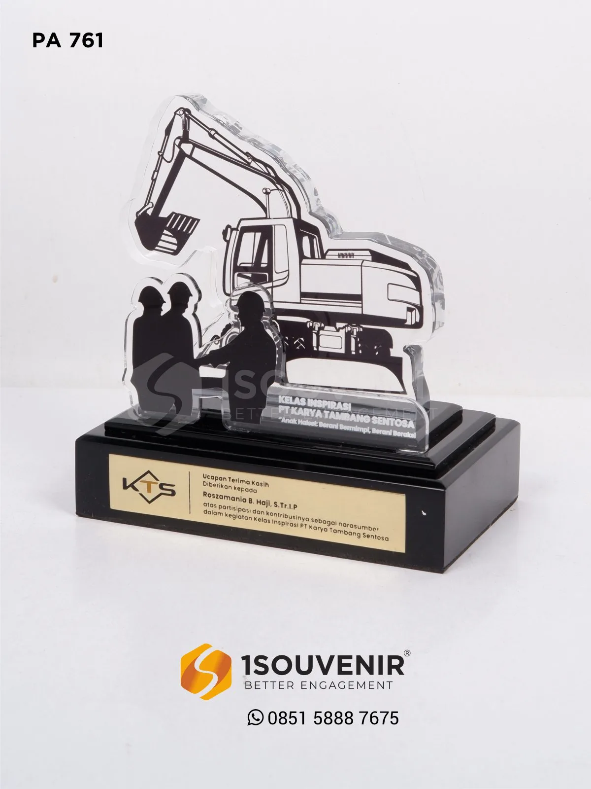 Plakat Akrilik Penghargaan dari PT Karya Tambang Sentosa untuk Narasumber dalam Kelas Inspirasi