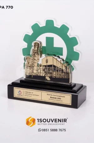 Plakat Akrilik Penghargaan K3 PT Badak LNG