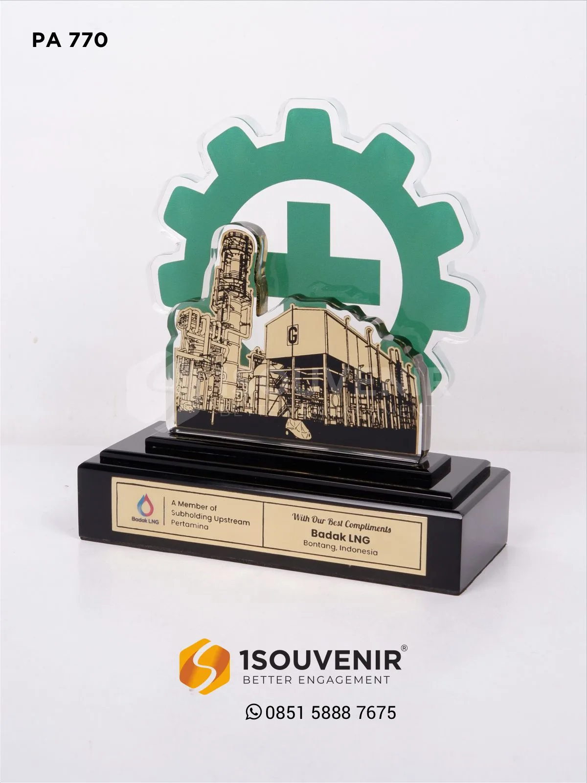 Plakat Akrilik Penghargaan K3 PT Badak LNG