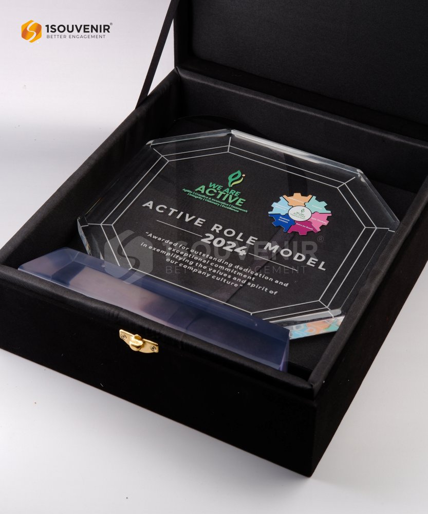 Plakat Akrilik Penghargaan Active Role Model 2024 - Image 3